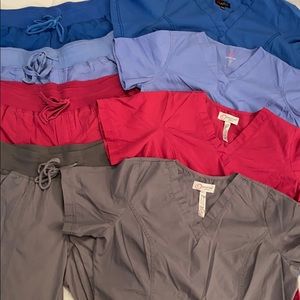 SCRUBS - M size, set of 4 Peaches Scrub sets